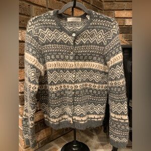 A Vintage Valerie Stevens Gray and Cream Patterned Sweater